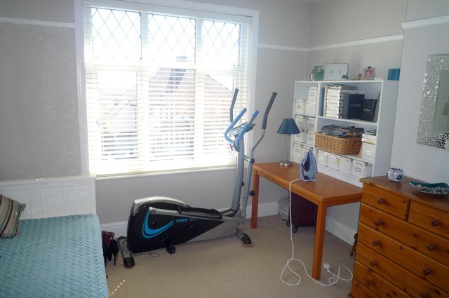  Image of 4 bedroom Semi-Detached house to rent in Woodfield Avenue Farlington Portsmouth PO6 at Portsmouth, PO6 1AN