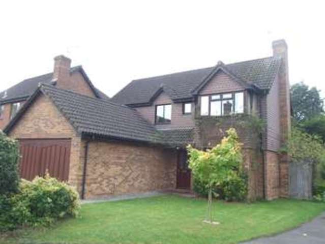  Image of 4 bedroom Detached house to rent in Woodward Close Winnersh Wokingham RG41 at Winnersh Wokingham Winnersh, RG41 5UT