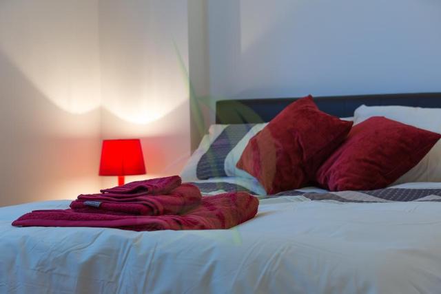  Image of Flat to rent in Woolwich Road London SE10 at Greenwich  Greenwich, SE10 0RF