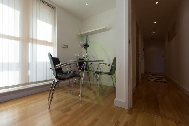  Image of Flat to rent in Woolwich Road London SE10 at Greenwich  Greenwich, SE10 0RF