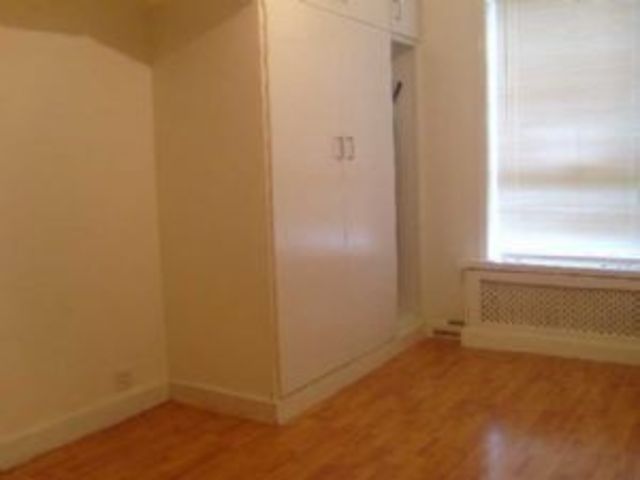  Image of 2 bedroom Flat to rent in Briarwood Court The Avenue Worcester Park KT4 at WORCESTER PARK, KT4 7EL