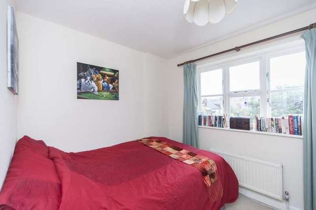  Image of 2 bedroom Flat for sale in Worple Road London SW20 at Worple Road  Wimbledon, SW20 8PN