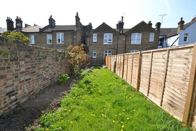  Image of 3 bedroom Flat for sale in Wrottesley Road London NW10 at London, NW10 5TY