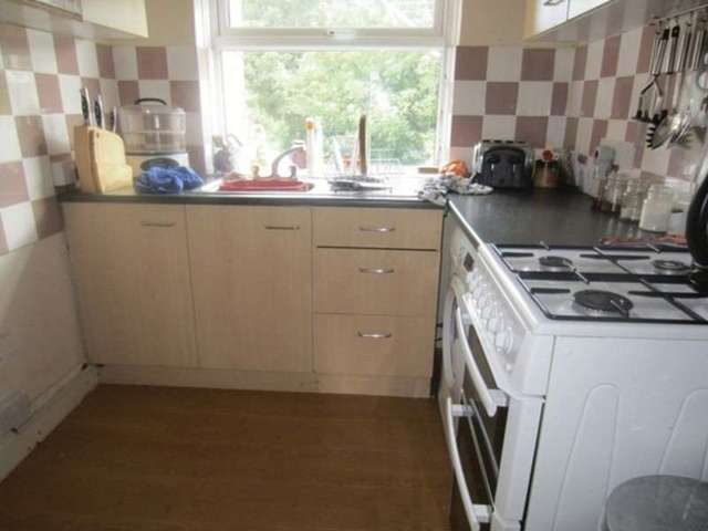  Image of 2 bedroom Flat to rent in Wynall Lane Stourbridge DY9 at Wynall Lane  Wollescote, DY9 9AB
