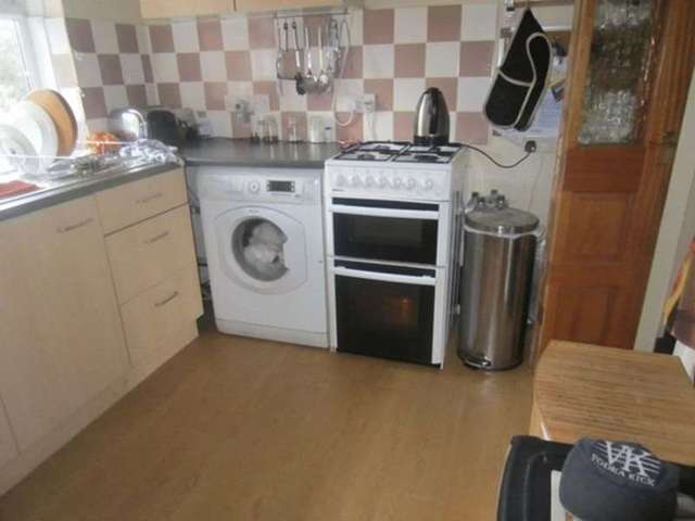  Image of 2 bedroom Flat to rent in Wynall Lane Stourbridge DY9 at Wynall Lane  Wollescote, DY9 9AB