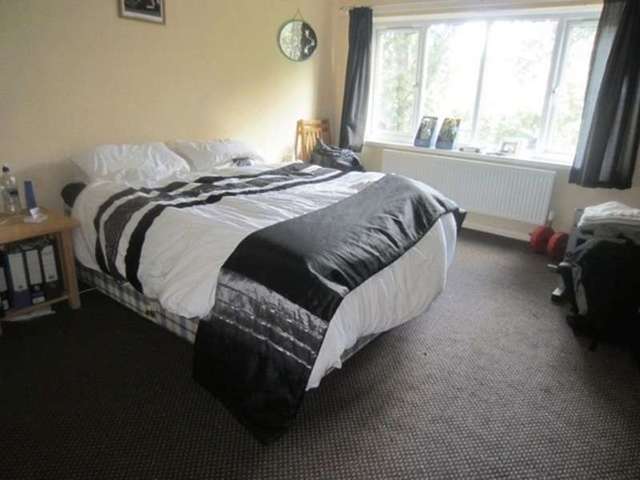  Image of 2 bedroom Flat to rent in Wynall Lane Stourbridge DY9 at Wynall Lane  Wollescote, DY9 9AB