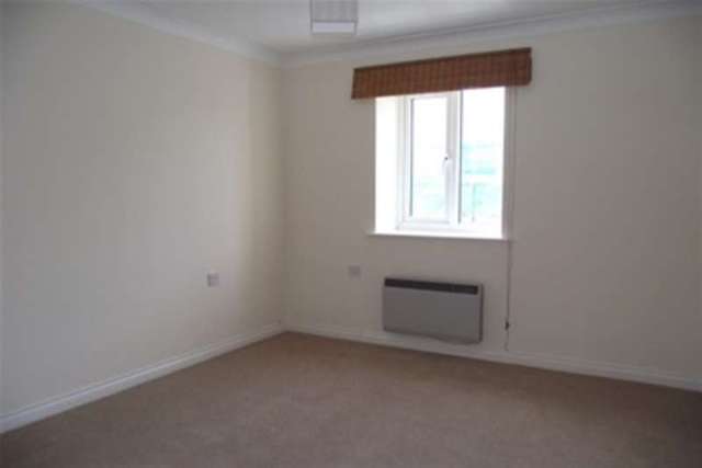 Image of 1 bedroom Flat to rent in York Mews Alton GU34 at Alton, GU34 1JU