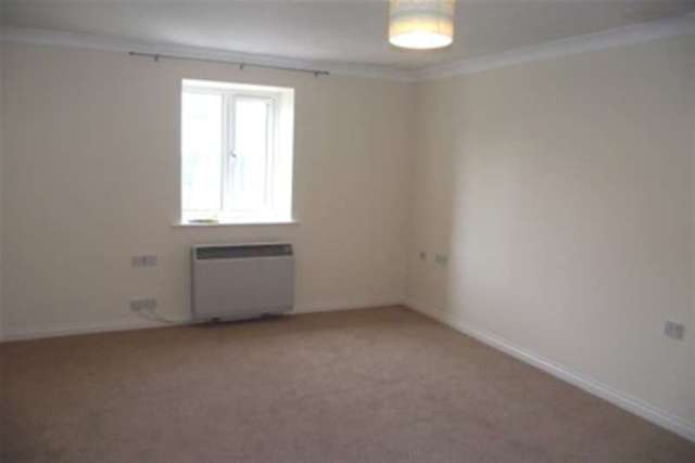 Image of 1 bedroom Flat to rent in York Mews Alton GU34 at Alton, GU34 1JU