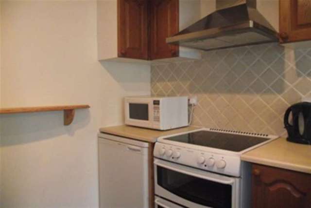  Image of 1 bedroom Flat to rent in York Mews Alton GU34 at Alton, GU34 1JU