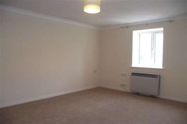  Image of 1 bedroom Flat to rent in York Mews Alton GU34 at Alton, GU34 1JU