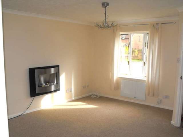  Image of 4 bedroom Town House to rent in Star Avenue Stoke Gifford Bristol BS34 at Kings Drive Stoke Gifford Bristol, BS34 8RG