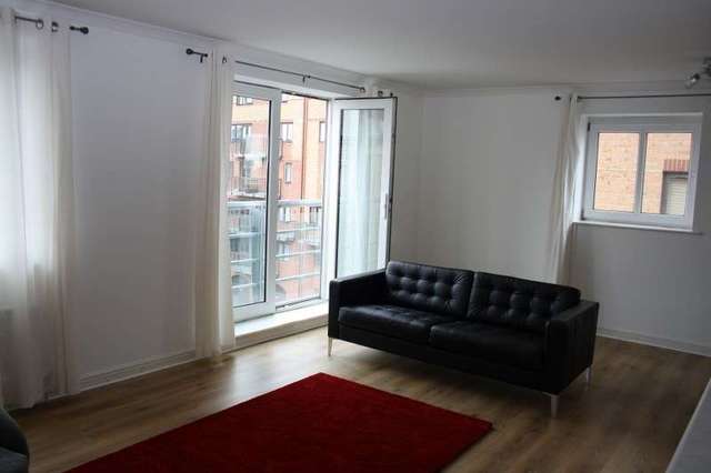  Image of 1 bedroom Flat to rent in Millennium Drive London E14 at Docklands, E14 3GH