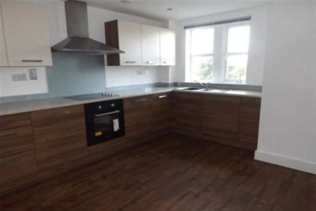  Image of 2 bedroom Flat to rent in Park Drive Huddersfield HD1 at Huddersfield, HD1 4EB