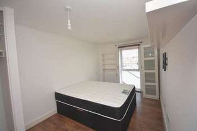  Image of 2 bedroom Flat to rent in John Thornycroft Road Southampton SO19 at John Thornycroft Road  Southampton, SO19 9SP
