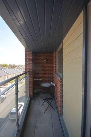  Image of 2 bedroom Flat to rent in John Thornycroft Road Southampton SO19 at John Thornycroft Road  Southampton, SO19 9SP