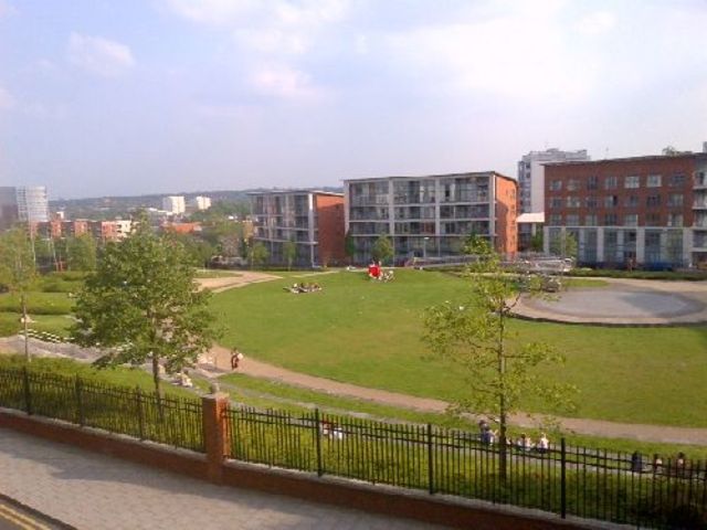  Image of 2 bedroom House Share to rent in Langley Walk Edgbaston Birmingham B15 at - 2 Langley Walk  City Center, B15 2EN