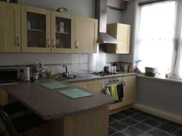  Image of 3 bedroom Flat to rent in Summerland Street Barnstaple EX32 at Summerland Street  Barnstaple, EX32 8JQ