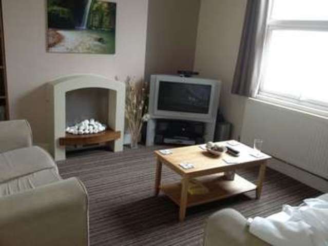 Image of 3 bedroom Flat to rent in Summerland Street Barnstaple EX32 at Summerland Street  Barnstaple, EX32 8JQ