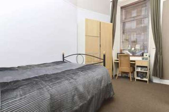  Image of 2 bedroom Flat for sale in Easter Road Edinburgh EH6 at Easter Road Easter Road Edinburgh, EH6 8LH