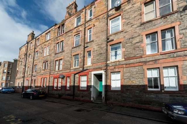  Image of 2 bedroom Flat for sale in Hawthornvale Edinburgh EH6 at Hawthornvale  Edinburgh, EH6 4JW