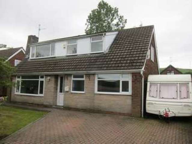  Image of 4 bedroom Property to rent in Cowm Park Way South Whitworth Rochdale OL12 at Whitworth Rochdale OL12 8AS - A FABULOUS 4 BEDROOMED DETACHED FAMILY HOUSE Rochdale, OL12 8AS
