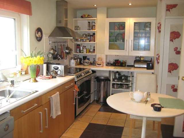  Image of 4 bedroom Terraced house for sale in Sandhaven Sandbank Dunoon PA23 at Sandbank  Dunoon, PA23 8QN