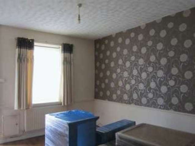  Image of 3 bedroom Terraced house to rent in Coalshaw Green Road Chadderton Oldham OL9 at Coalshaw Green Road Chadderton Oldham, OL9 8JW