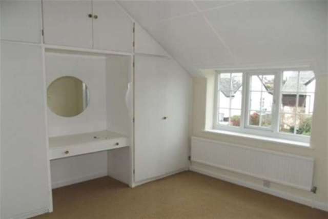  Image of 3 bedroom Detached house to rent in Acacia Avenue Hale Altrincham WA15 at Altrincham, WA15 8QX