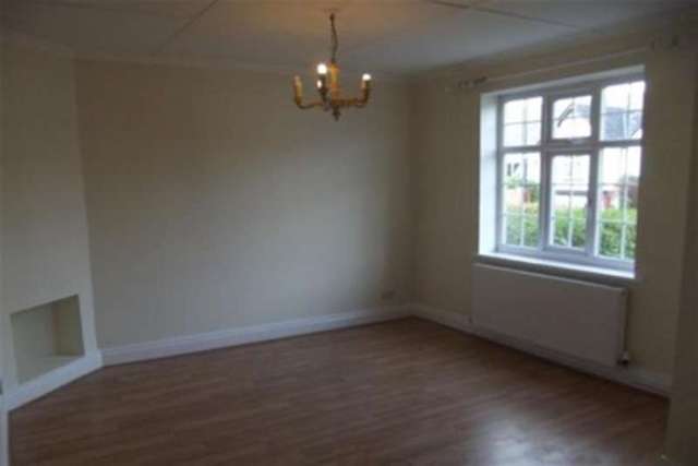  Image of 3 bedroom Detached house to rent in Acacia Avenue Hale Altrincham WA15 at Altrincham, WA15 8QX