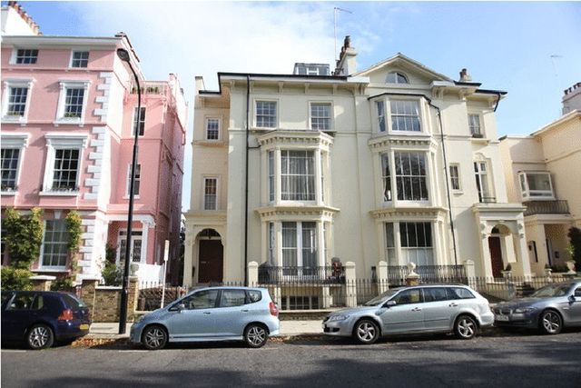  Image of 2 bedroom Flat to rent in Albert Terrace London NW1 at Albert Terrace Primrose Hill Camden Lock, NW1 7SU