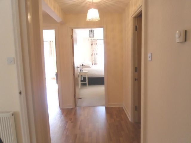  Image of 2 bedroom Flat to rent in Albion Gardens Edinburgh EH7 at Lochend Edinburgh Edinburgh, EH7 5NP