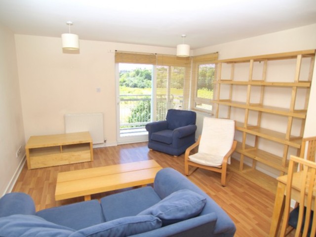  Image of 2 bedroom Flat to rent in Albion Gardens Edinburgh EH7 at Lochend Edinburgh Edinburgh, EH7 5QL