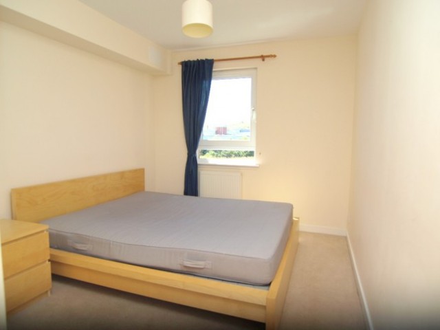  Image of 2 bedroom Flat to rent in Albion Gardens Edinburgh EH7 at Lochend Edinburgh Edinburgh, EH7 5QL