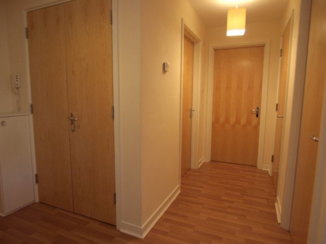  Image of 2 bedroom Flat to rent in Albion Gardens Edinburgh EH7 at Lochend Edinburgh Edinburgh, EH7 5QL