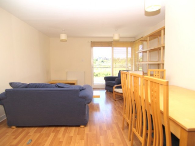  Image of 2 bedroom Flat to rent in Albion Gardens Edinburgh EH7 at Lochend Edinburgh Edinburgh, EH7 5QL