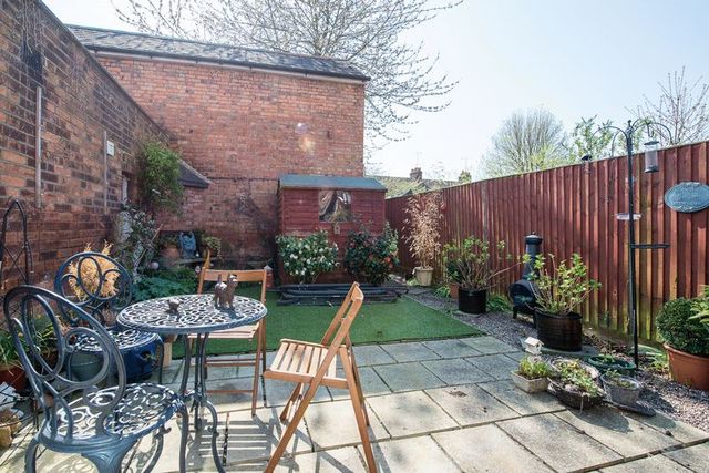  Image of 3 bedroom Terraced house for sale in Albion Street Aylesbury HP20 at Albion Street  Aylesbury, HP20 1RD