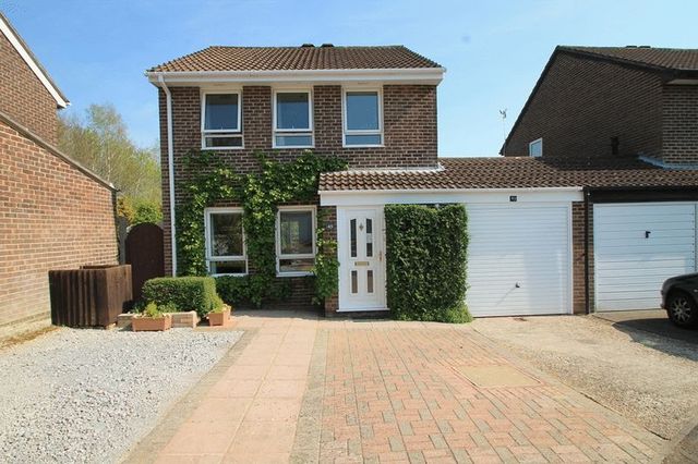  Image of 3 bedroom Detached house for sale in Allbrook Knoll Eastleigh SO50 at Allbrook Knoll Allbrook Eastleigh, SO50 4RX