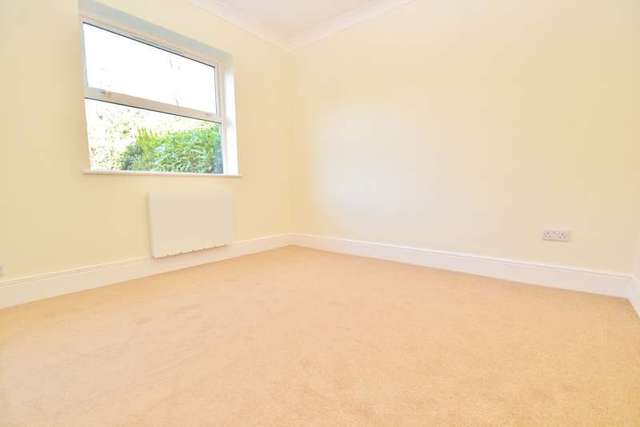  Image of 1 bedroom Flat for sale in Alumhurst Road Westbourne Bournemouth BH4 at 37 Alumhurst Road  Bournemouth, BH4 8EN