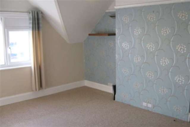  Image of 1 bedroom Flat to rent in Alumhurst Road Westbourne Bournemouth BH4 at Bournemouth, BH4 8ER