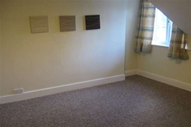 Image of 1 bedroom Flat to rent in Alumhurst Road Westbourne Bournemouth BH4 at Bournemouth, BH4 8ER