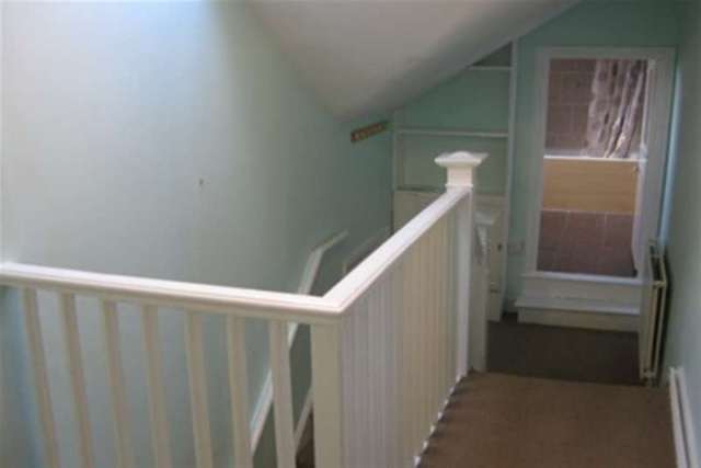  Image of 1 bedroom Flat to rent in Alumhurst Road Westbourne Bournemouth BH4 at Bournemouth, BH4 8ER