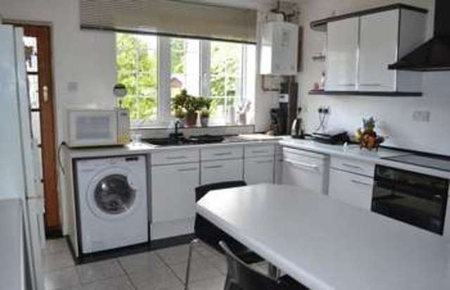  Image of 3 bedroom Detached house for sale in Ameysford Road Ferndown BH22 at Ameysford Road  Ferndown, BH22 9PY