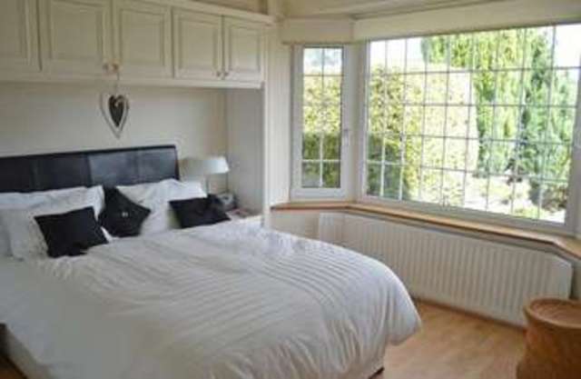  Image of 3 bedroom Detached house for sale in Ameysford Road Ferndown BH22 at Ameysford Road  Ferndown, BH22 9PY