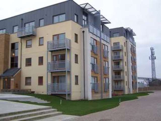  Image of 2 bedroom Flat to rent in North Star Boulevard Greenhithe DA9 at Amity Court North Star Boulevard Greenhithe, DA9 9UH