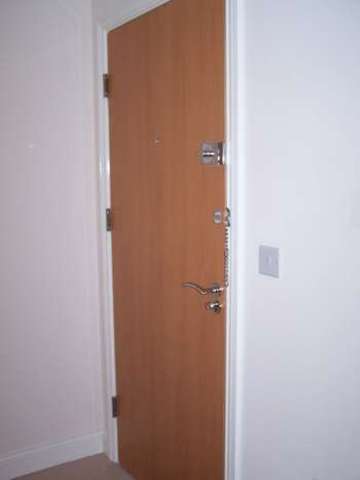 Image of 2 bedroom Flat to rent in North Star Boulevard Greenhithe DA9 at Amity Court North Star Boulevard Greenhithe, DA9 9UH