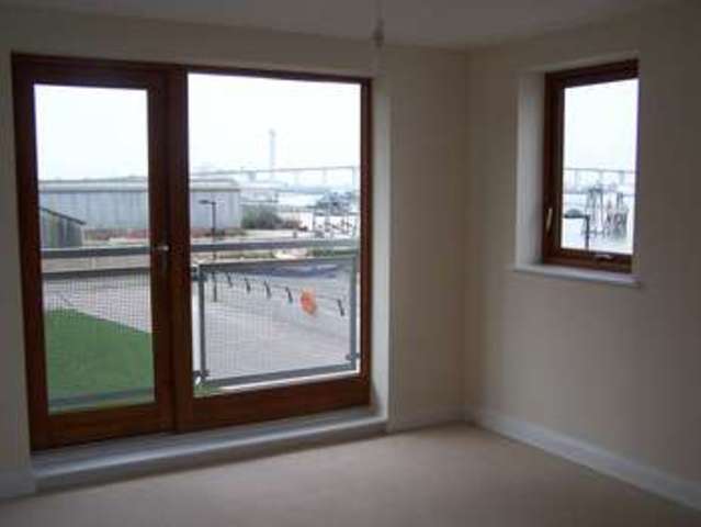  Image of 2 bedroom Flat to rent in North Star Boulevard Greenhithe DA9 at Amity Court North Star Boulevard Greenhithe, DA9 9UH