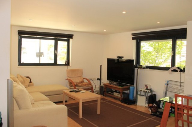  Image of 3 bedroom Flat to rent in Shepherdess Walk London N1 at Shepherdess Walk  Islington, N1 7JL