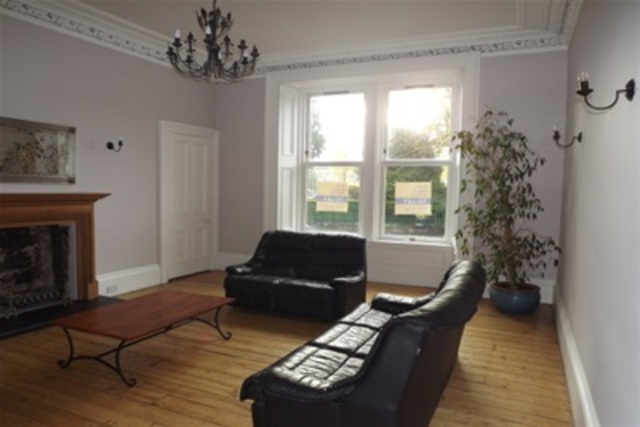  Image of 4 bedroom Flat to rent in Ardgowan Square Greenock PA16 at Greenock Inverclyde Inverclyde, PA16 8ET