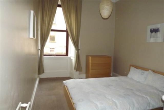  Image of 4 bedroom Flat to rent in Ardgowan Square Greenock PA16 at Greenock Inverclyde Inverclyde, PA16 8ET