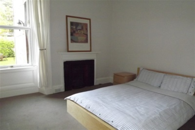  Image of 4 bedroom Flat to rent in Ardgowan Square Greenock PA16 at Greenock Inverclyde Inverclyde, PA16 8ET